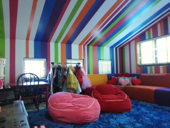 Children's Room Striping - Circus Theme